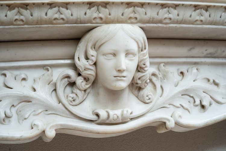 Antiker Kamin Louis XV Neapel Anfang 18.