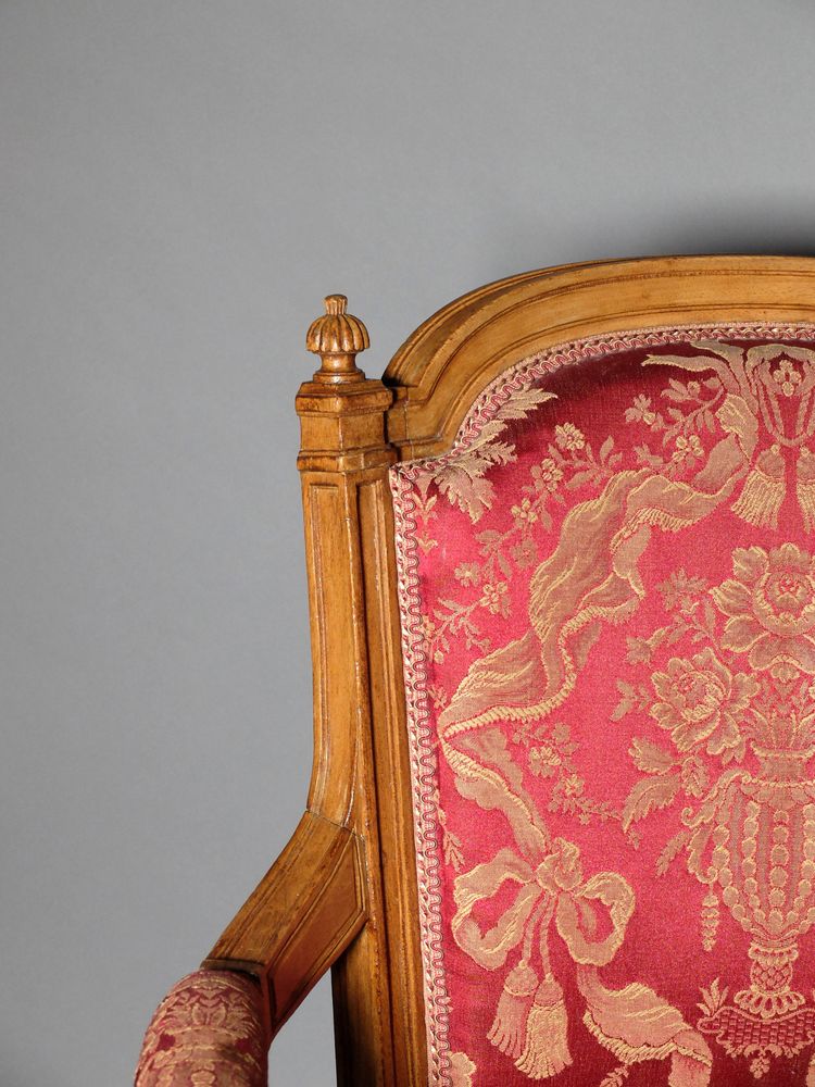 Paire de fauteuils lyonnais d'époque Louis XVI