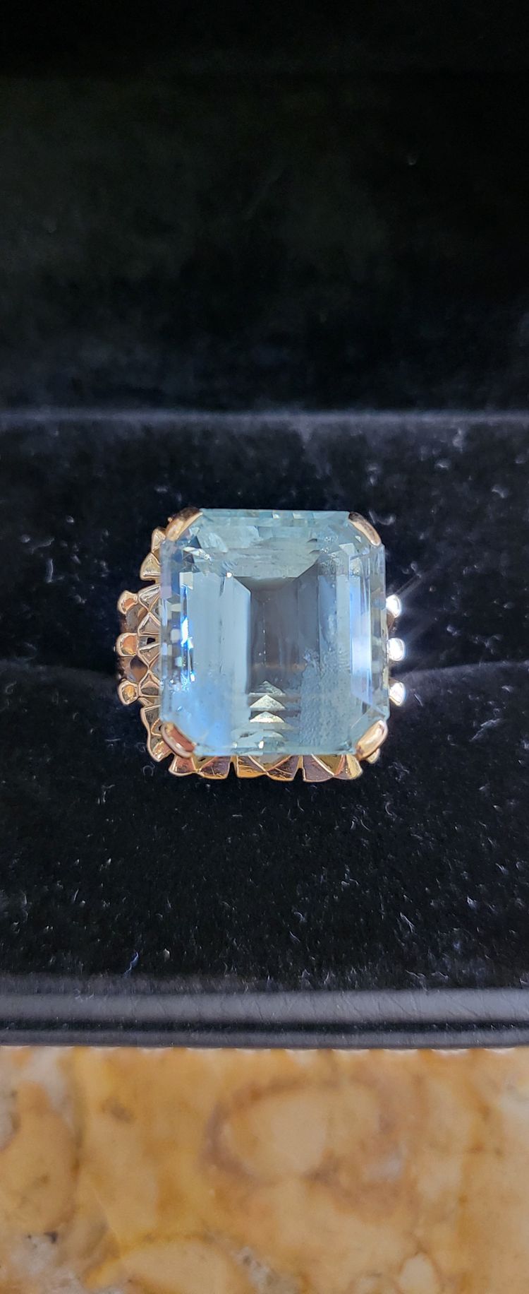 Anello cocktail all'acquamarina in oro 18 ct vintage