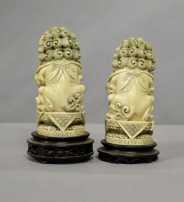 Pair of Fô dogs in ivory