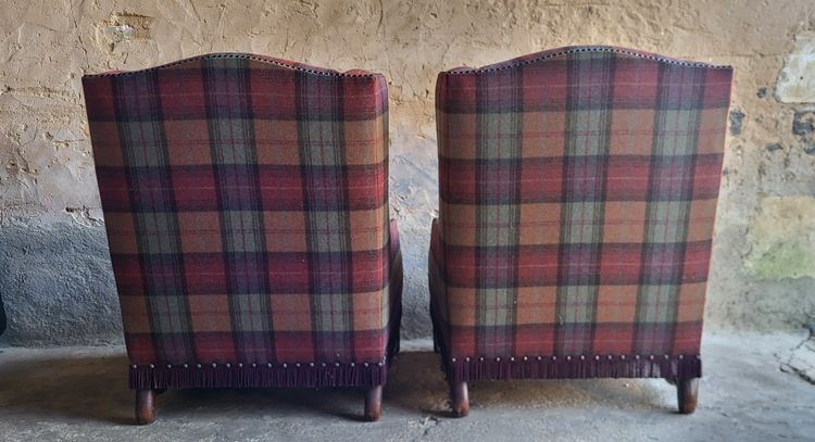 Paire de fauteuils à oreilles Louis XIII