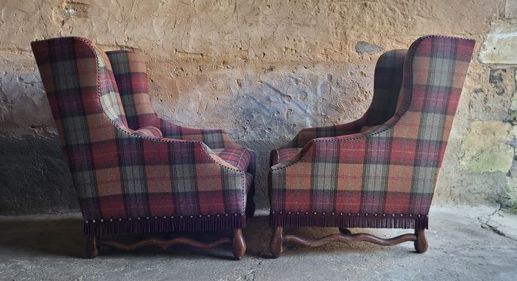 Paire de fauteuils à oreilles Louis XIII