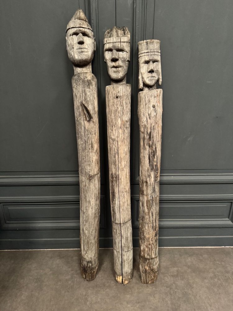 3 Totems aus Holz Volkskunst, die die Heiligen Drei Könige darstellen Mitte 20.