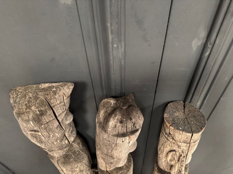3 Totems aus Holz Volkskunst, die die Heiligen Drei Könige darstellen Mitte 20.