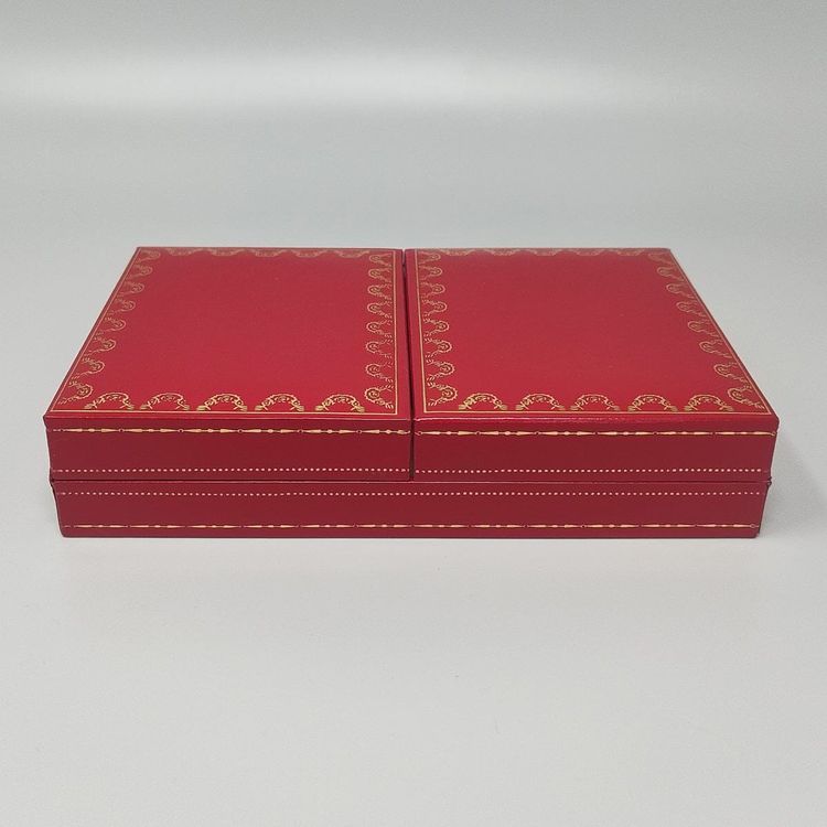 1970s Original Gorgeous Playing Cards Box by Cartier in Excellent condition. Made in France