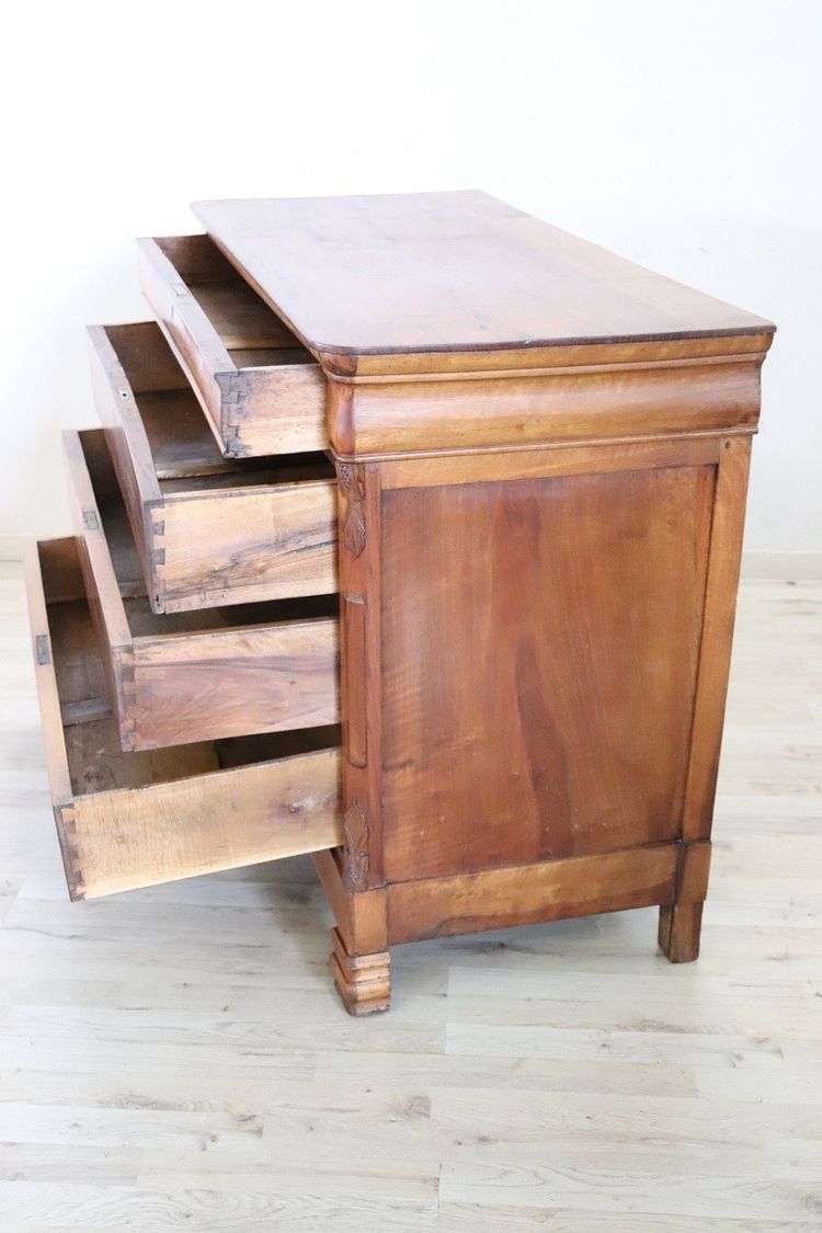 commode ancienne en noyer