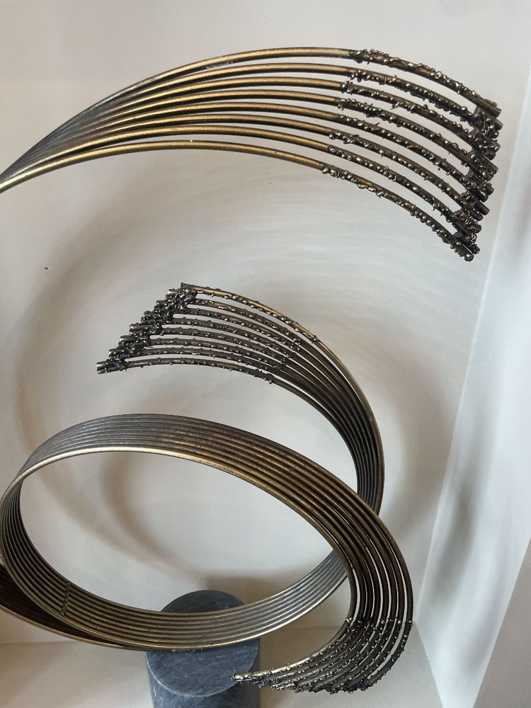 „Windswept“ Skulptur aus poliertem Stahl von Curtis Jere