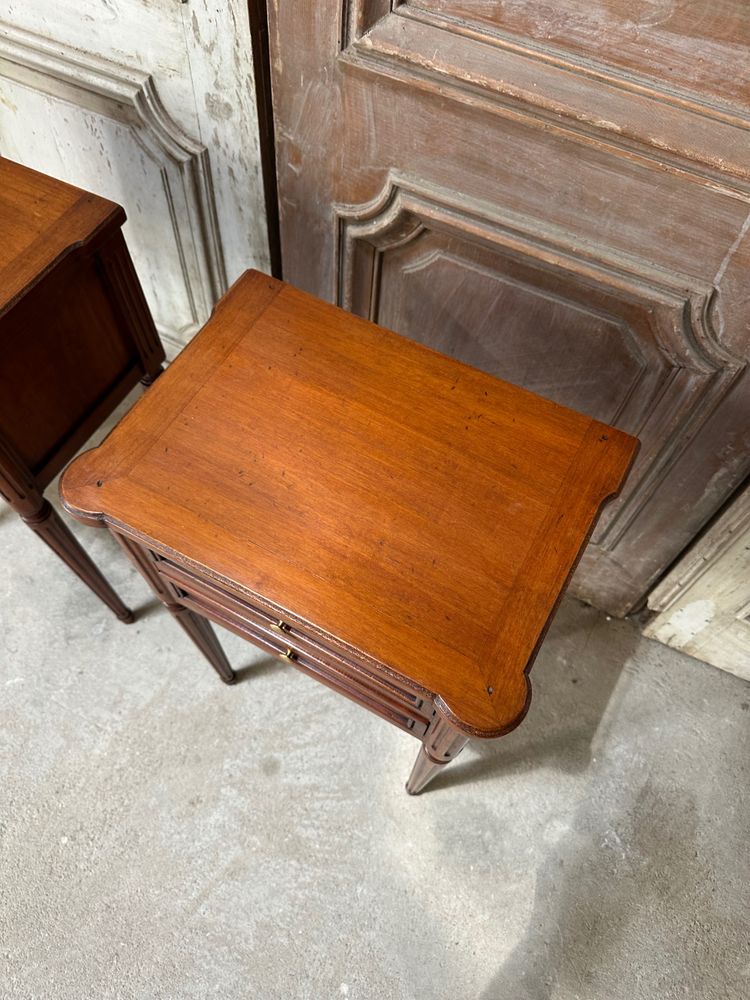 Paire de chevets style Louis XVI 20e siècle 