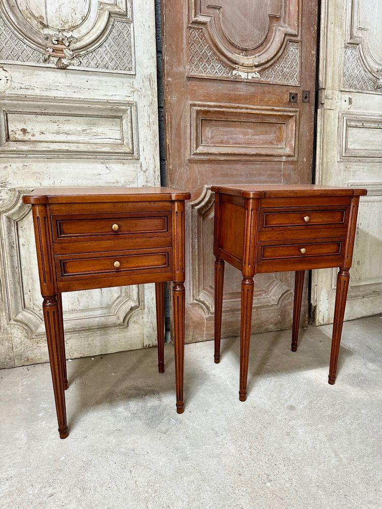 Paire de chevets style Louis XVI 20e siècle 