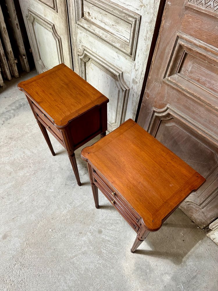 Paire de chevets style Louis XVI 20e siècle 