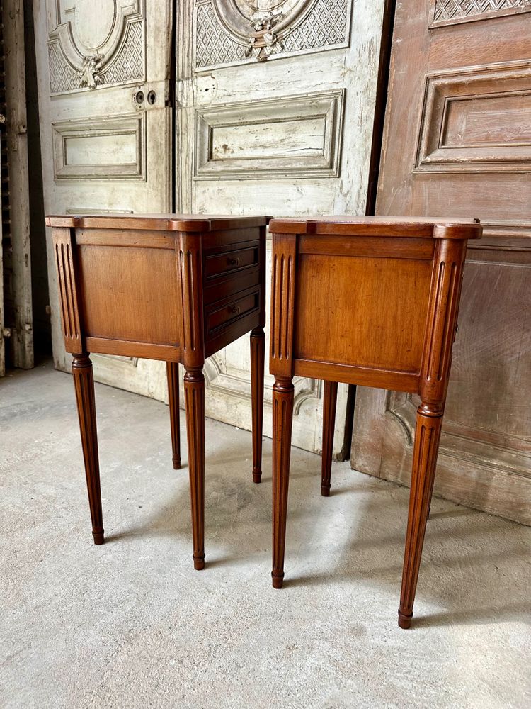Paire de chevets style Louis XVI 20e siècle 
