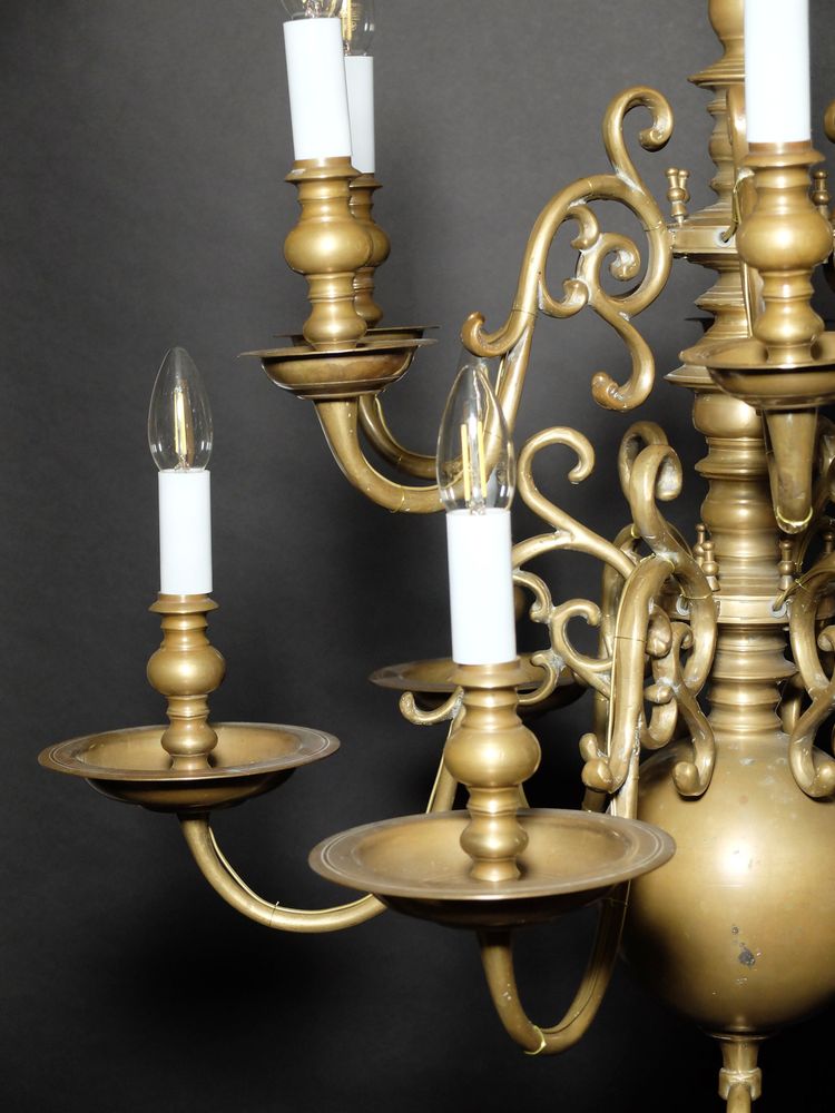 Dutch chandelier with 12 lights