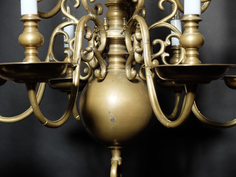 Dutch chandelier with 12 lights