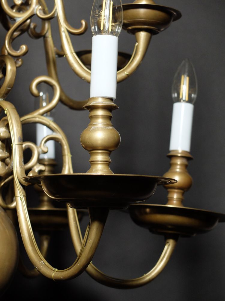 Dutch chandelier with 12 lights