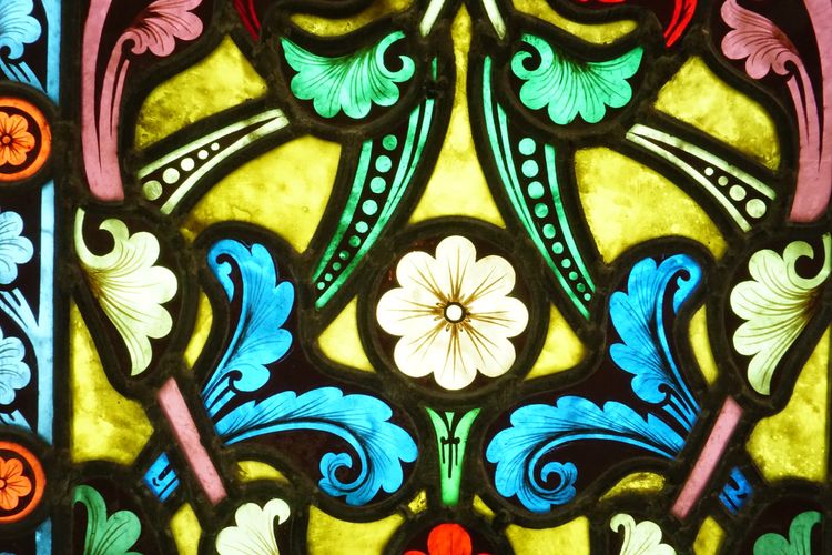 Glasmalerei - Kirchenfenster - Mittelalterliche Drachen