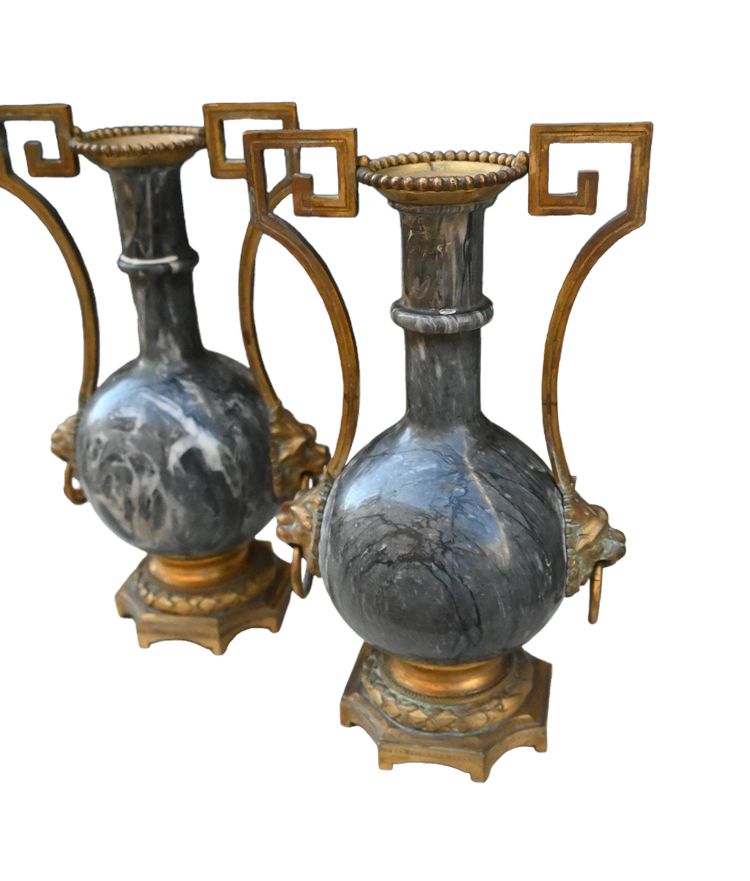 Coppia di vasi in marmo blu turchese , Luigi XVI, Duchesse de Beauffremont