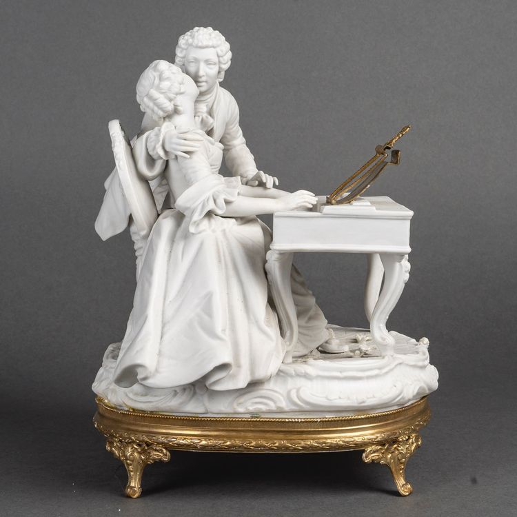 Une sculpture romantique en biscuit, fin XIXème siècle 