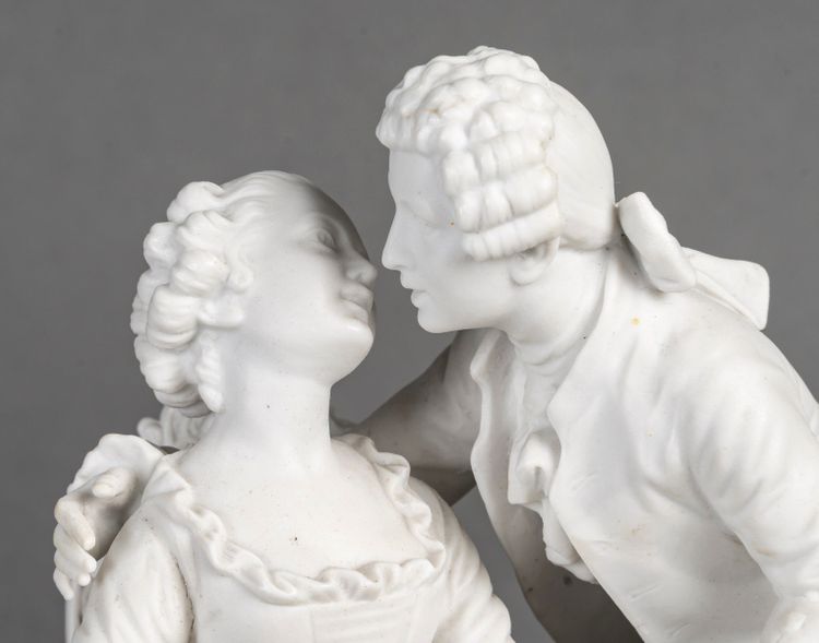 Une sculpture romantique en biscuit, fin XIXème siècle 