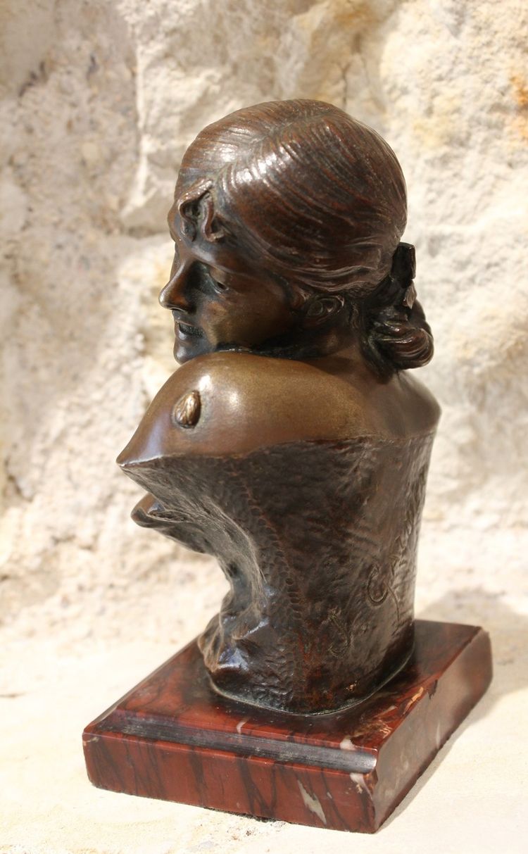 Scultura in bronzo di un busto femminile Jean Garnier (1853-1930)
