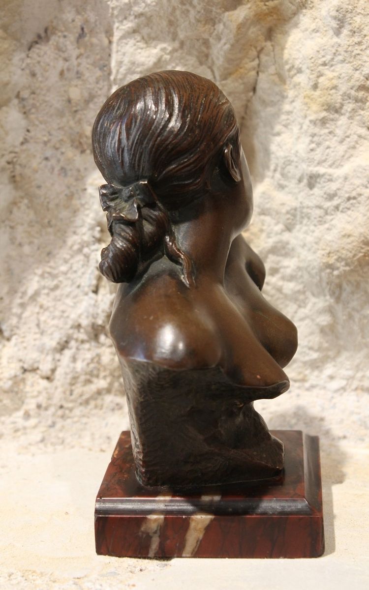 Scultura in bronzo di un busto femminile Jean Garnier (1853-1930)