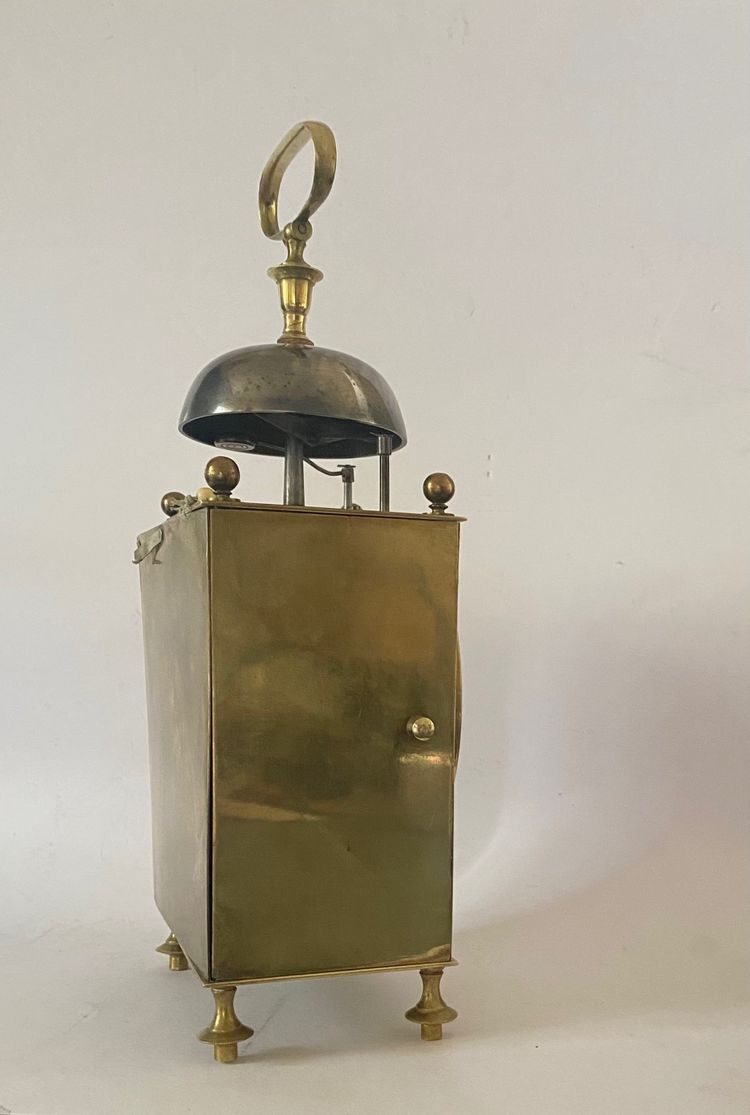 CAPUCINE-UHR MIT SCHLAGWERK UND WECKER, UM 1800