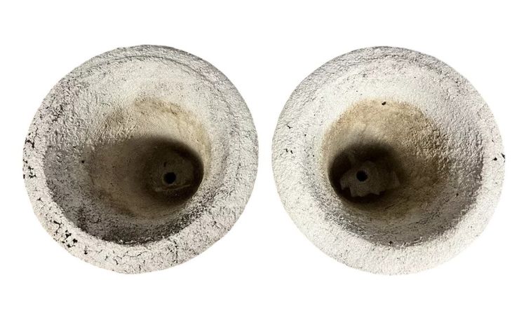 Paire de grands vases Médicis en pierre reconstituée époque début XXème