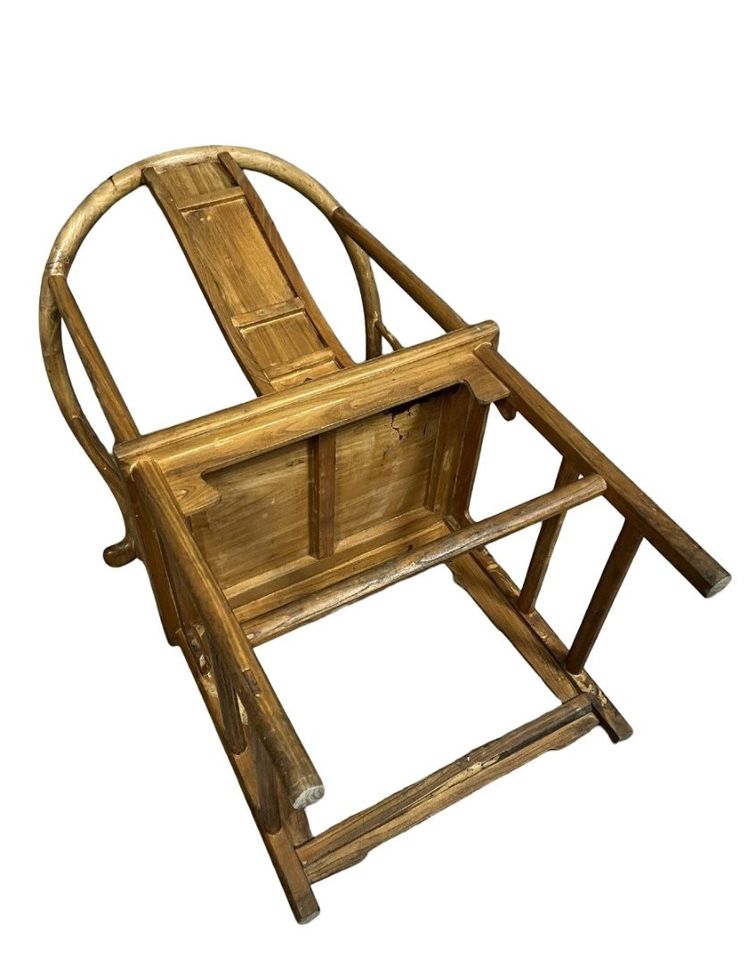 Chine XXeme : Fauteuil à dossier en fer à cheval en bois naturel de style Ming 