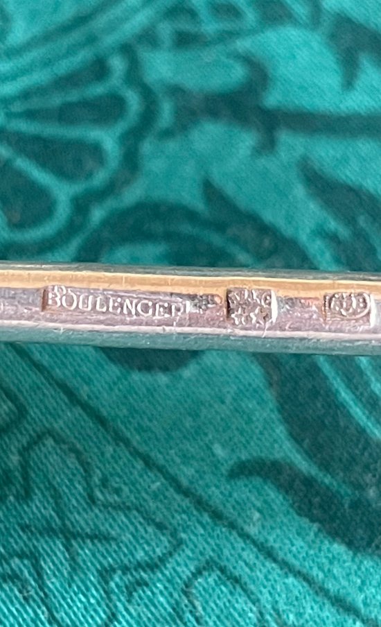 8 porte couteaux.