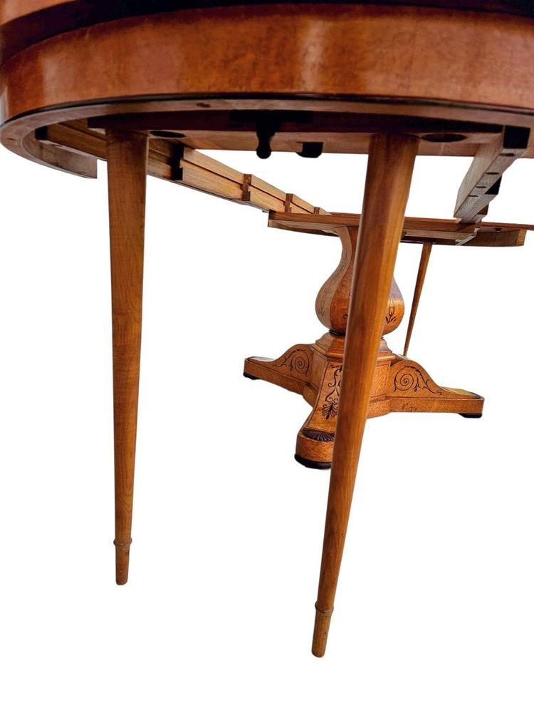 Charles X extensible dining table