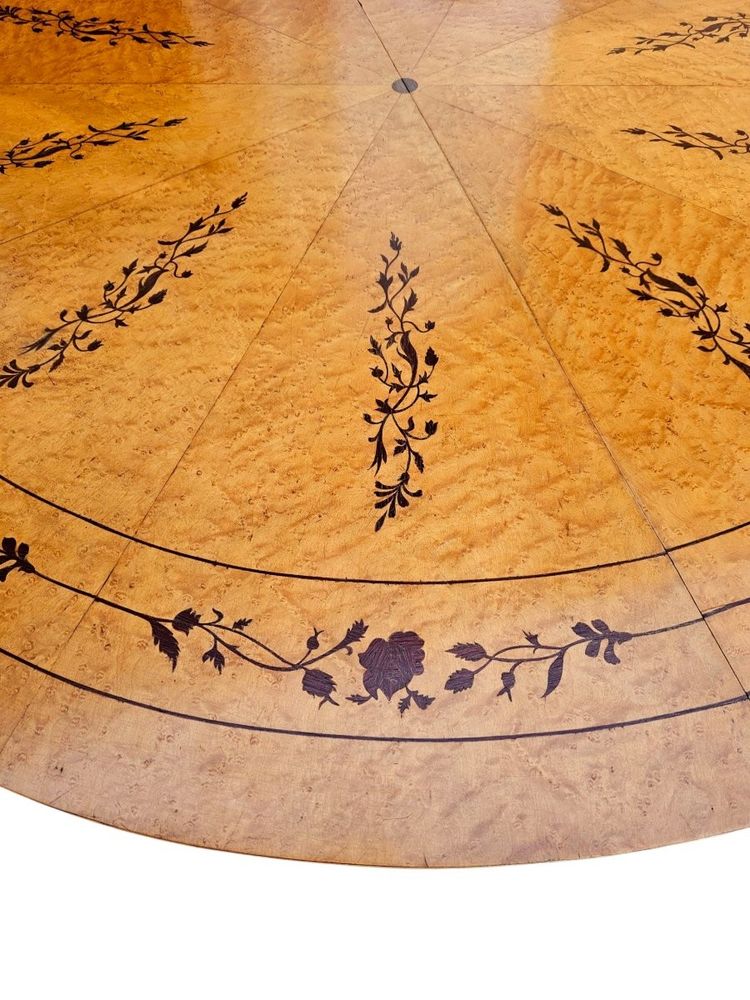 Charles X extensible dining table