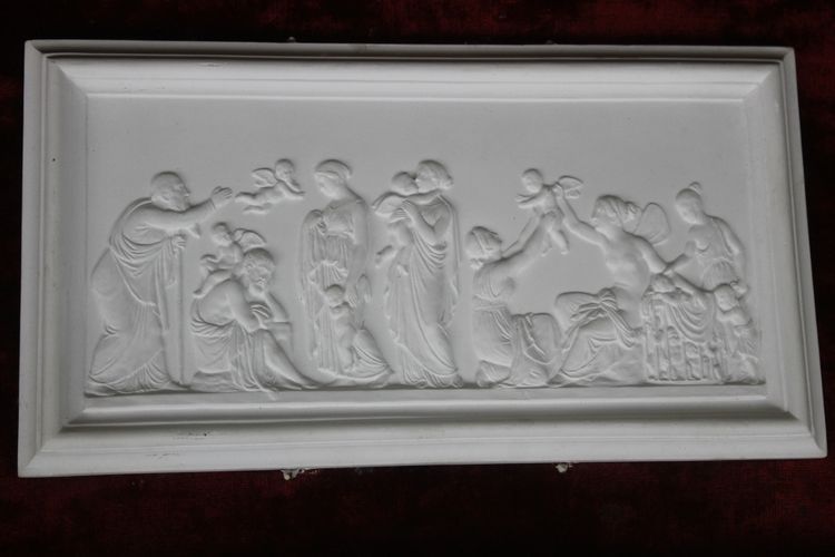 Paire de gypseries bas reliefs avec décor à l'Antique époque fin 19ème encadrées 