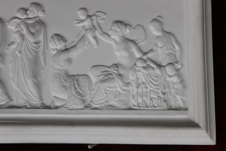 Paire de gypseries bas reliefs avec décor à l'Antique époque fin 19ème encadrées 