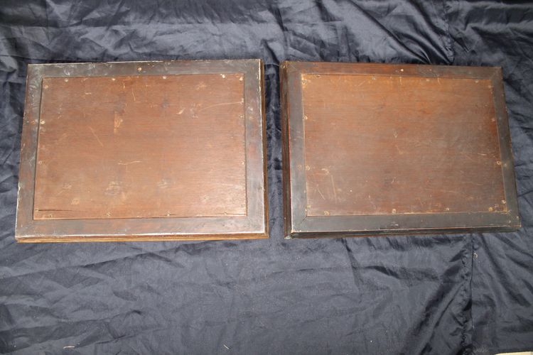 Paire de gypseries bas reliefs avec décor à l'Antique époque fin 19ème encadrées 