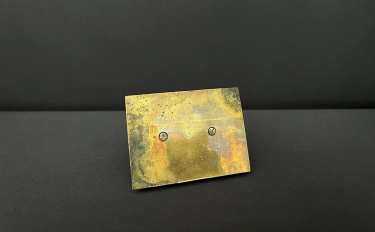 Scatola per francobolli in bronzo dorato su base di marmo, Francia, XIX secolo