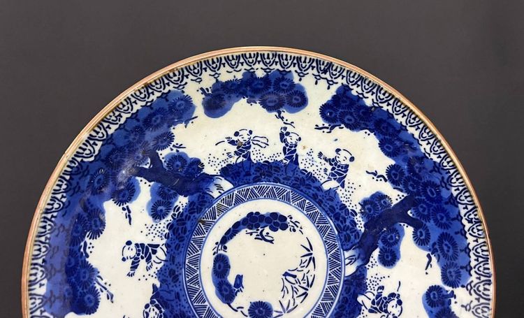 Chinese porcelain decorative plate - blue and white - children playing design