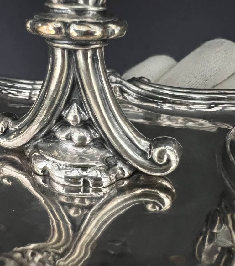 Huilier vinaigrier in cut blue crystal, solid silver mount, silversmith A. Debain