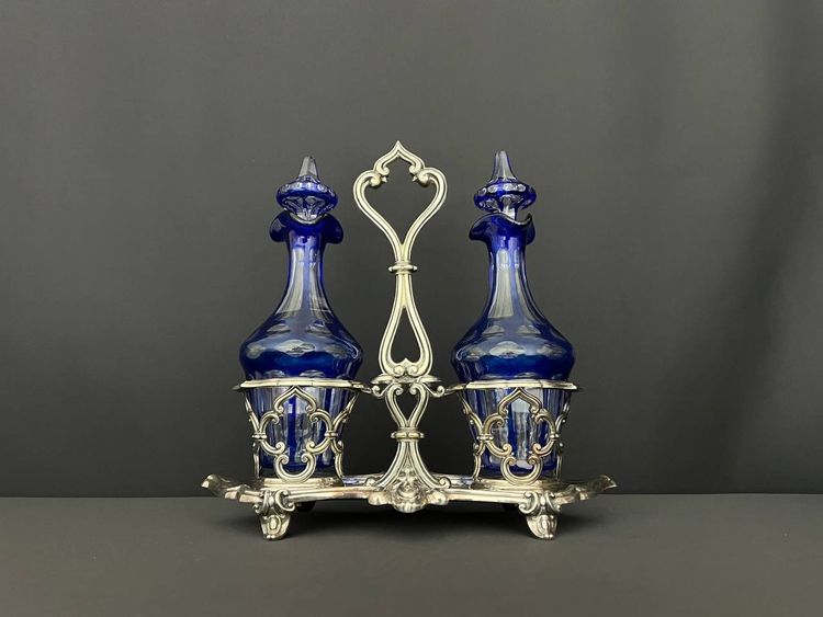 Huilier vinaigrier in cut blue crystal, solid silver mount, silversmith A. Debain