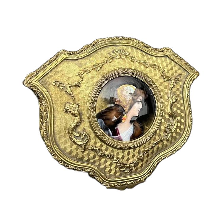 Boîte à bijoux en bronze doré, miniature émaillée signée, XIXe siècle