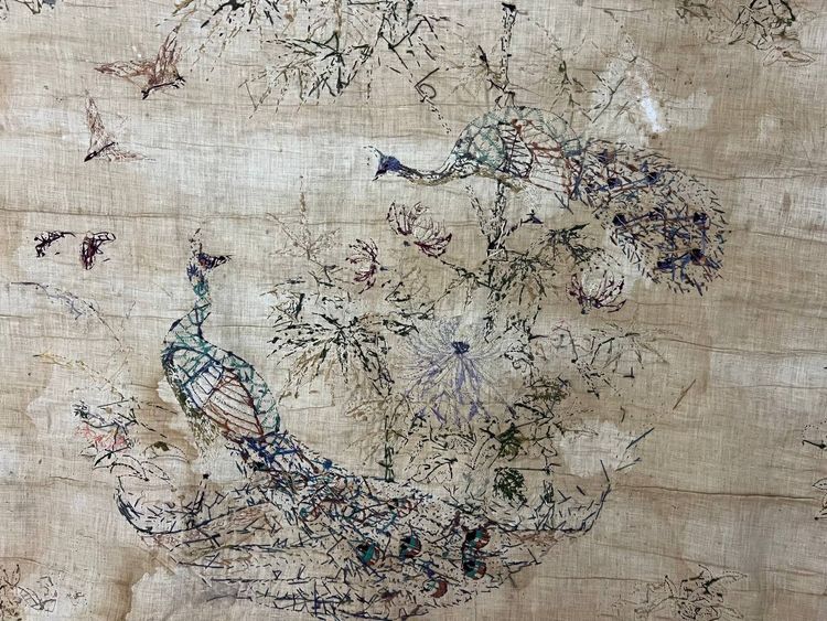 Grande lé di seta ricamato a mano - Cina, fine XIX secolo