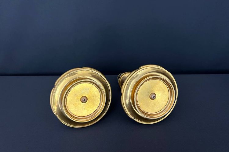 Coppia di candelieri in bronzo e smalto cloisonné, stile Napoleone III, fine XIX secolo