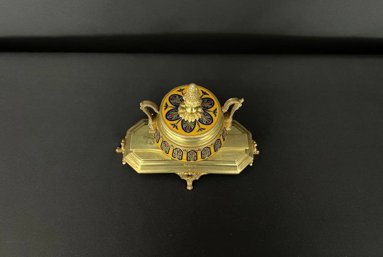 Encrier en bronze doré et émail cloisonné – style Napoléon III, XIXe siècle 