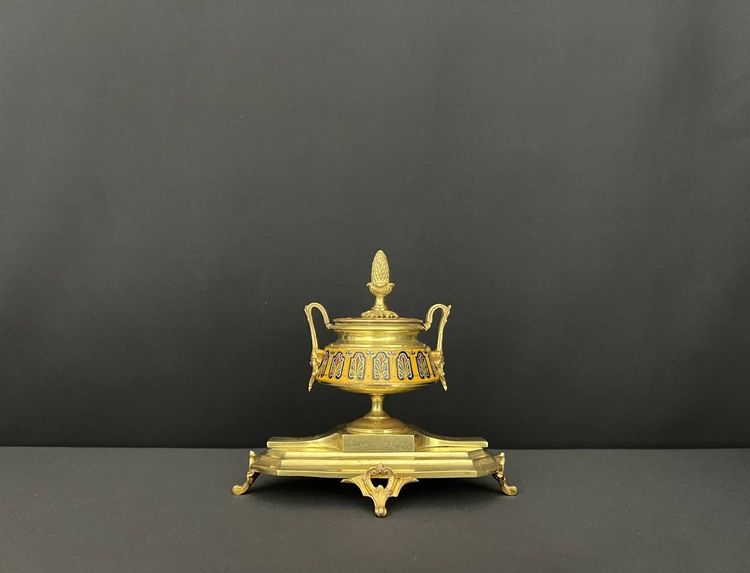 Encrier en bronze doré et émail cloisonné – style Napoléon III, XIXe siècle 