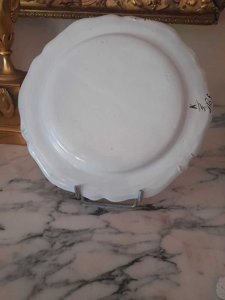 Manufacture de Kiel Allemagne  assiette  œillet  pourpre 25 cm