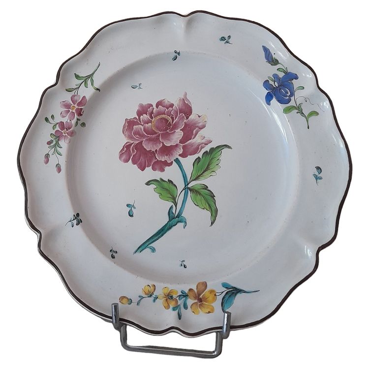 Manufacture de Kiel Allemagne  assiette  œillet  pourpre 25 cm