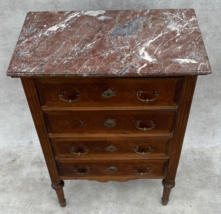 Chest of drawers