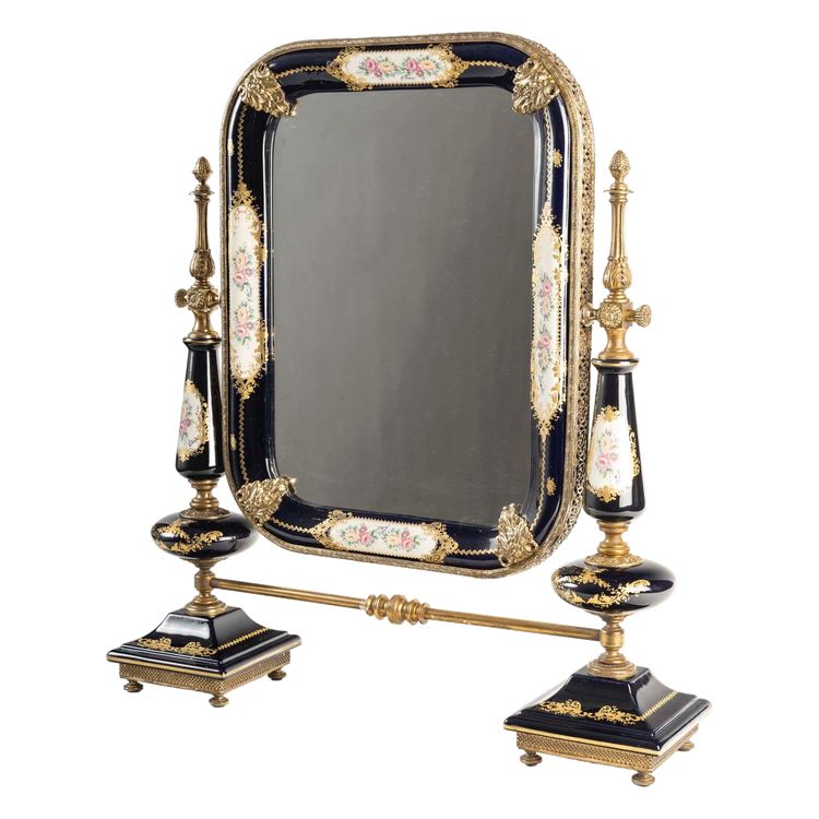 Un miroir de table en porcelaine, début XXè siècle 