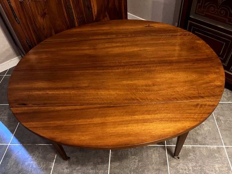 WALNUT SHUTTER TABLE (dining table)