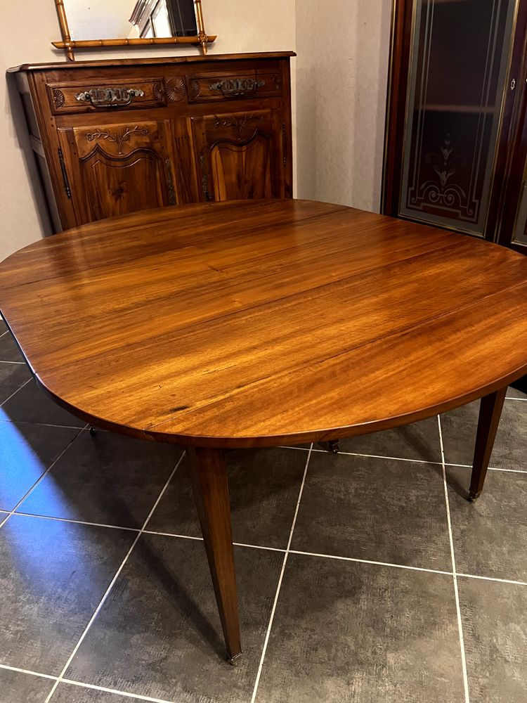 WALNUT SHUTTER TABLE (dining table)