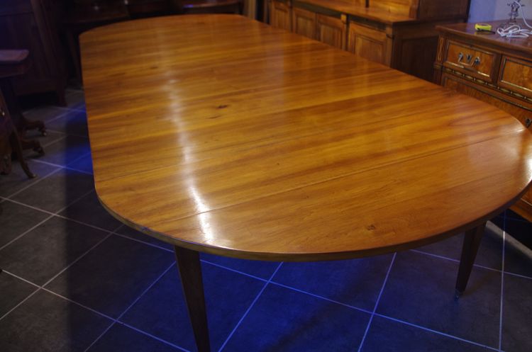 WALNUT SHUTTER TABLE (dining table)