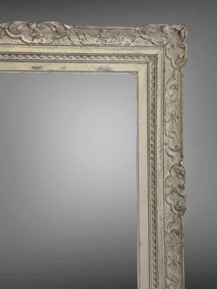 ANCIENT MONTPARNASSE FRAME IN SCULPTTED WOOD PAINTED FOR PAINTING 63.5cm x 52 cm